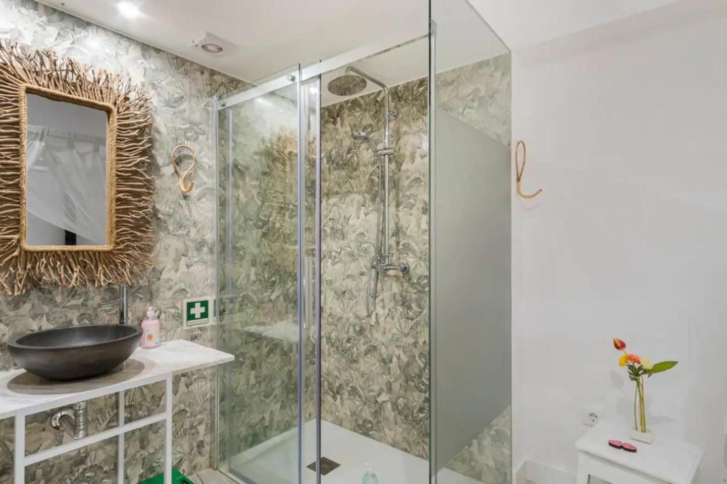 Casa Velhinha - Design, Culture And Comfort In غيمارايش المظهر الخارجي الصورة