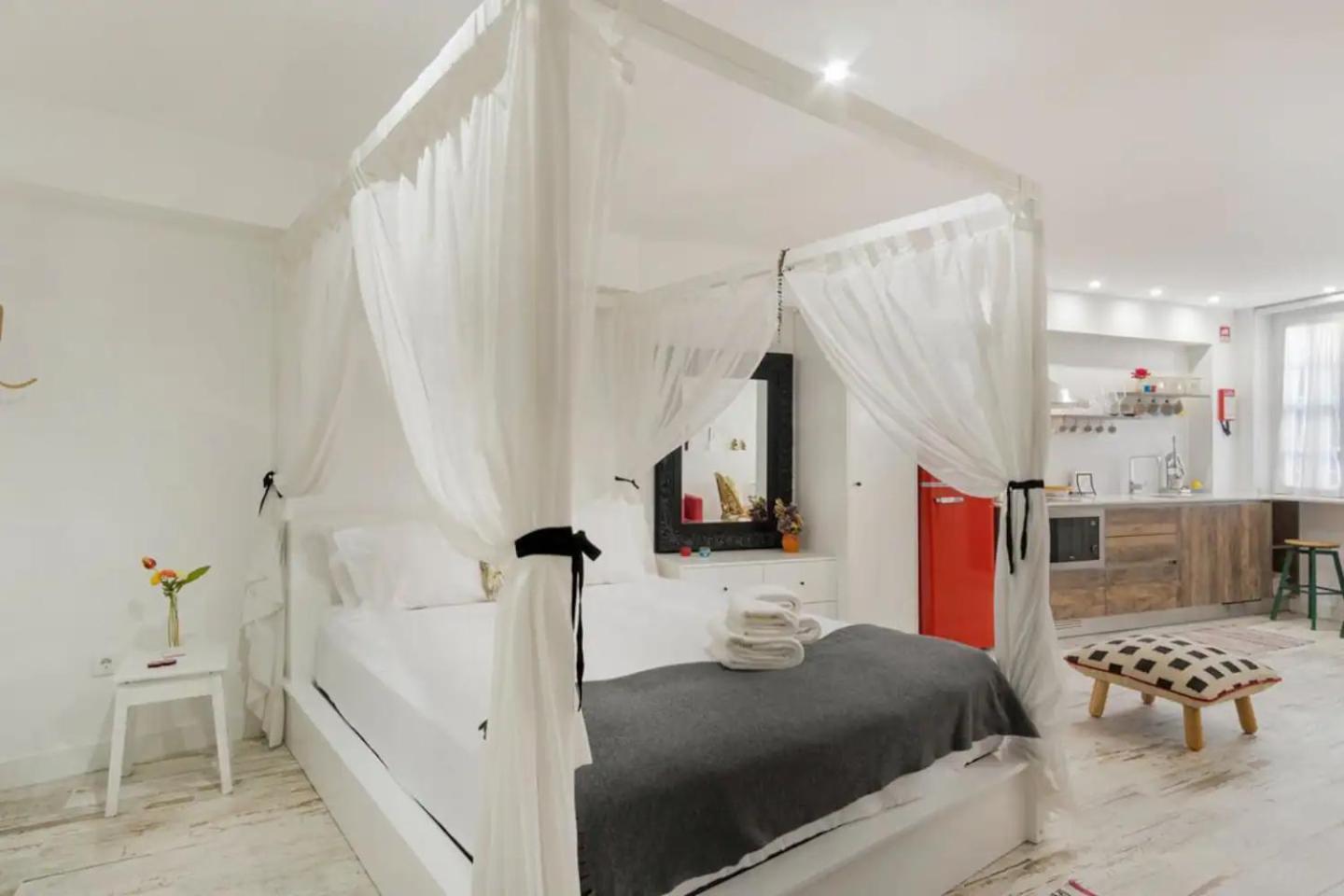 Casa Velhinha - Design, Culture And Comfort In غيمارايش المظهر الخارجي الصورة