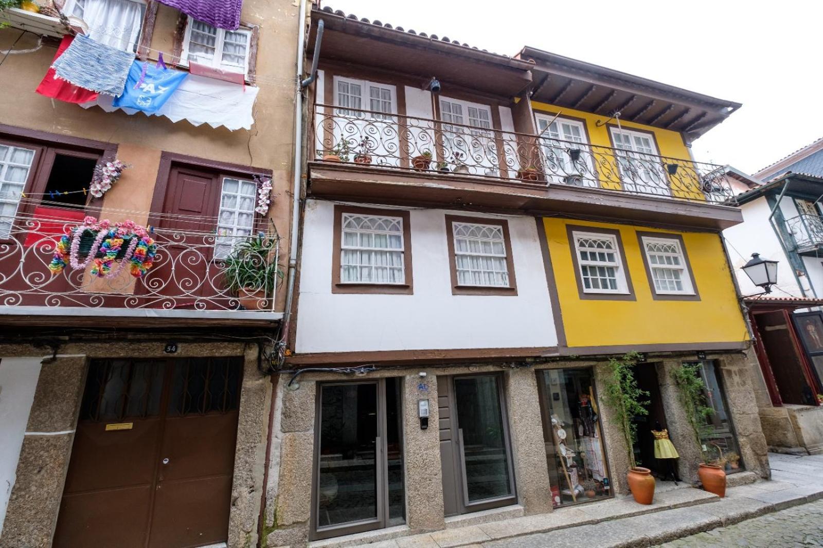 Casa Velhinha - Design, Culture And Comfort In غيمارايش المظهر الخارجي الصورة
